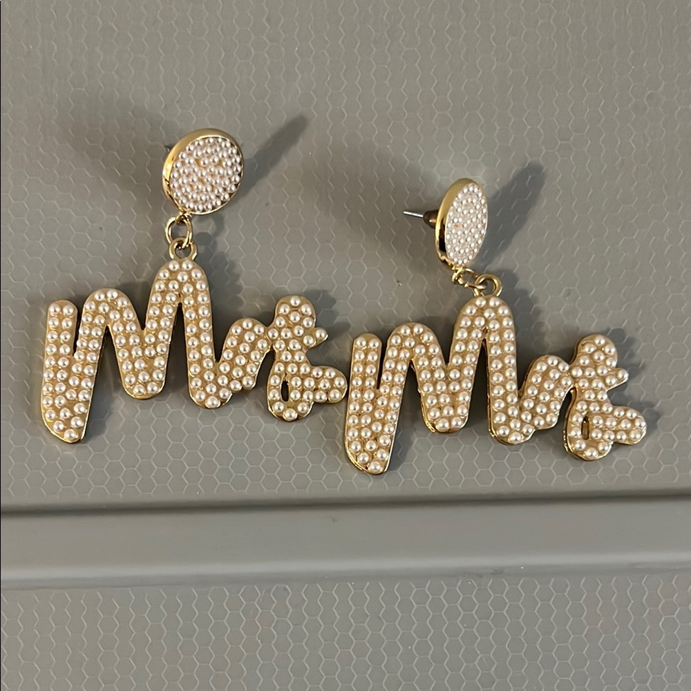 Mrs. Gold and White Pearl Earrings